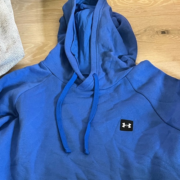 Beautiful blue hoodie! Super soft. MENS XL. Fits women too. Super comfy - Picture 2 of 2